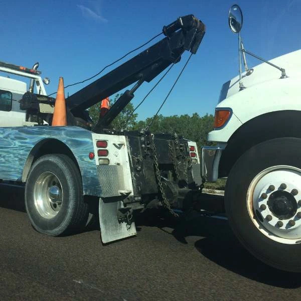 roadside assistance in Buda with Heavy duty towing